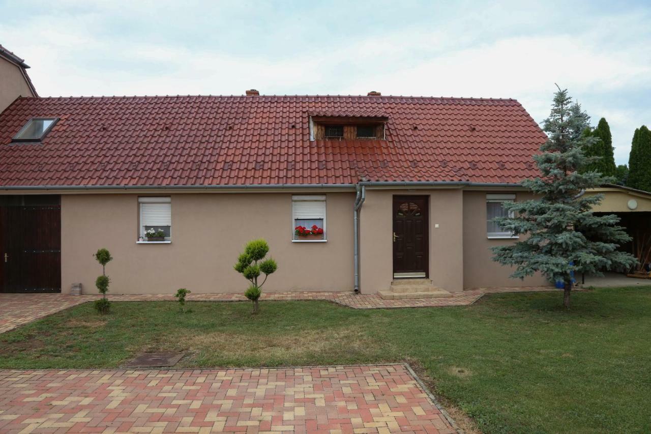 Silentium Garden Apartman Sárvár Exteriér fotografie